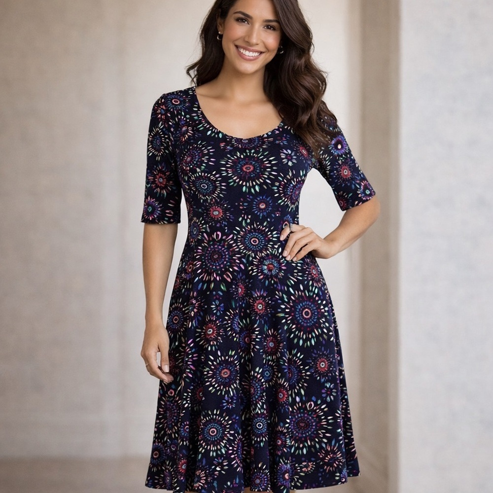 LULAROE  WOMEN’S NICOLE BLACK STARBURST PRINT A LINE MINI DRESS Size Sma…